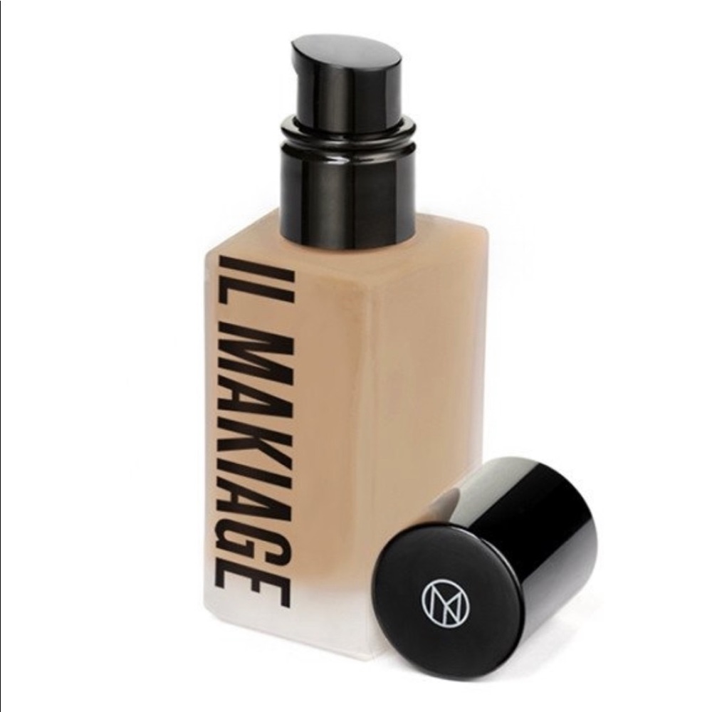 Il Makiage NEW IN PACKAGE NEVER OPENED! I accidentally bought extra. Good price!